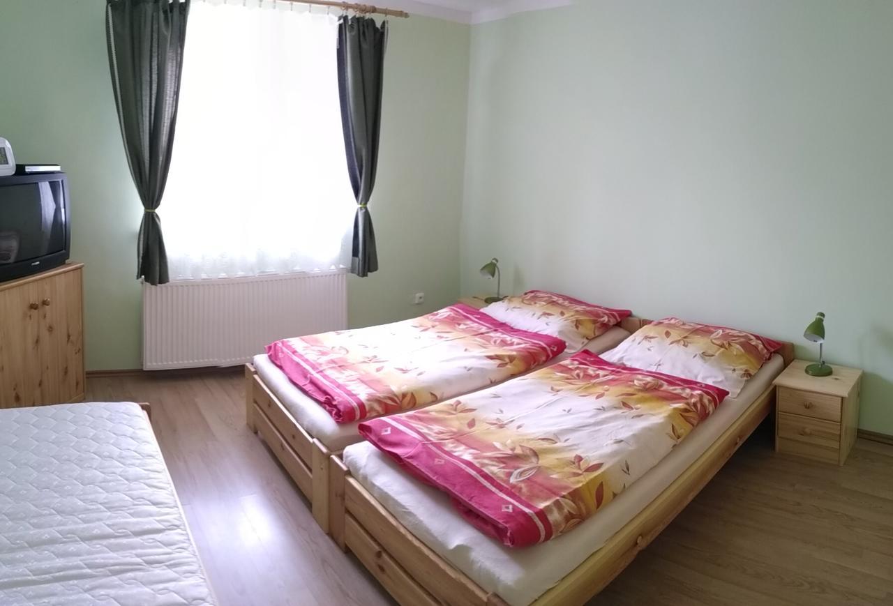 Apartman Utvina Exterior photo
